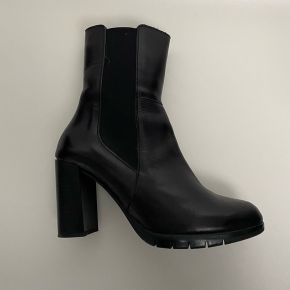 Black Leather Heeled Booties, EU 39, US 8 - Picture 3 of 5